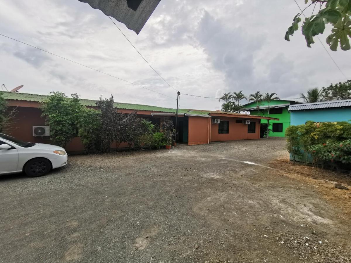 Pura Natura Lodge Manuel Antonio Exterior photo